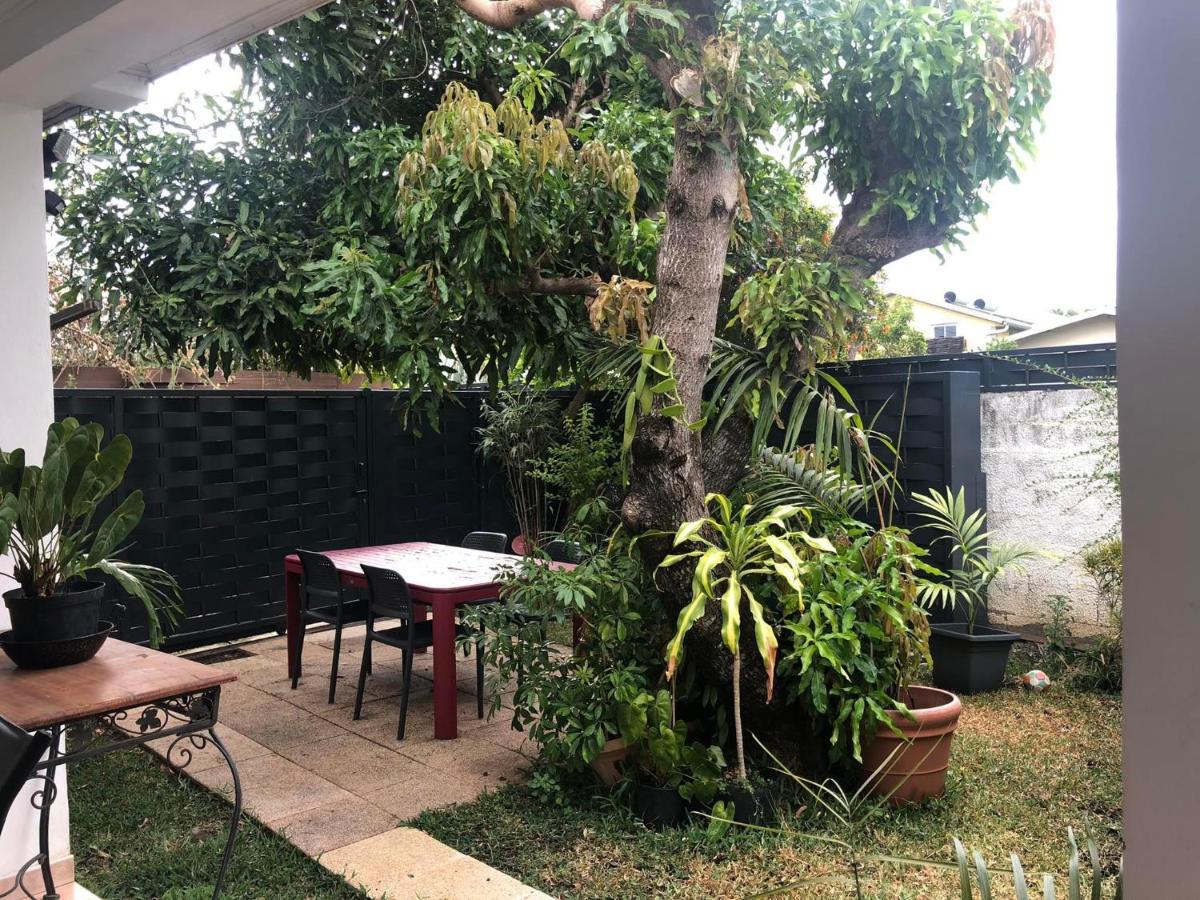 Meuble Le Manguier Apartment Saint Pierre Luaran gambar
